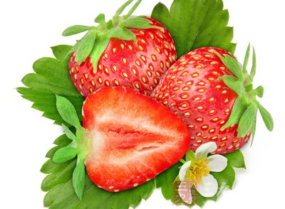 像草莓这样的浆果类水果中含有的多酚物质,对于促使黑色素生成的酪氨酸酶具有抑制作用 像草莓这样的浆果类水果中含有的多酚物质,对于促使黑色素生成的酪氨酸酶具有抑制作用