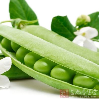 豌豆中富含粗纤维，能促进大肠蠕动