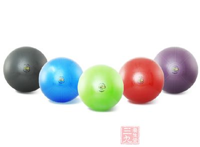 肩滚翻、拱背和提背、腿屈伸都可以提高身体的稳定性