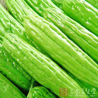 苦瓜味苦、性严寒、能清热泻火