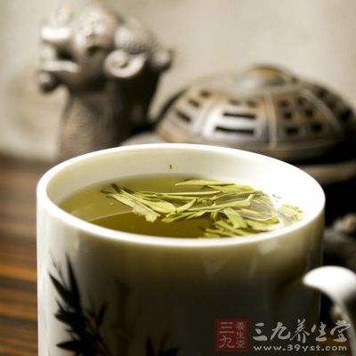 瘦身茶方：綠茶1公克、大黃半錢