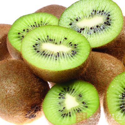 猕猴桃营养丰富，它含有丰富的食物纤维、维生素C、B族维生素、维生素D