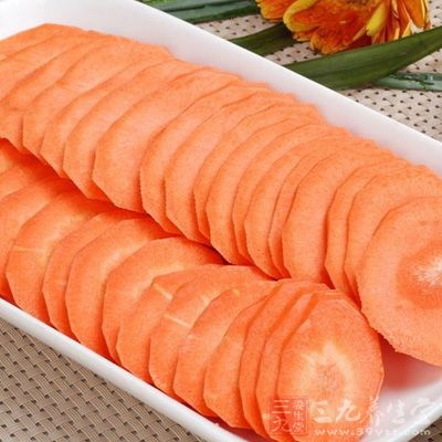 胡萝卜中的β-胡萝卜素能有效预防花粉过敏症 胡萝卜中的β-胡萝卜素能有效预防花粉过敏症