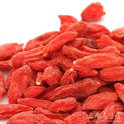 枸杞、黄精各10克,鸽蛋4个 枸杞、黄精各10克,鸽蛋4个