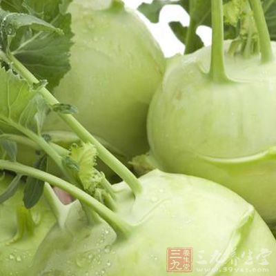 苤蓝又叫王蔓青、直莲、芥蓝头，是甘蓝的一种