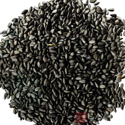 黑芝麻药食两用,具有“补肝肾,滋五脏,益精血,润肠燥”等保健功效 黑芝麻药食两用,具有“补肝肾,滋五脏,益精血,润肠燥”等保健功效