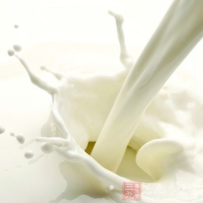常喝牛奶可补充必要的维生素D