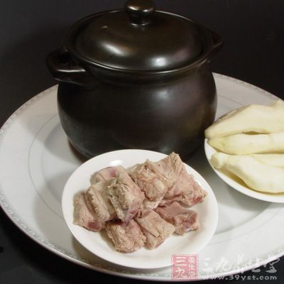 排骨1斤、盐2小匙、药材、山药2两 排骨1斤、盐2小匙、药材、山药2两