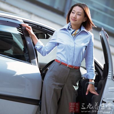 女性小腹胀痛 女性小腹胀痛的原因及疗法