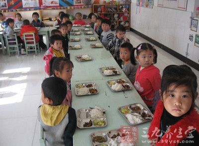 陵水县查处三家无证经营的幼儿园食堂