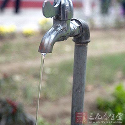 甘肃静宁饮用水危机 自来水合格率63.5%(2)