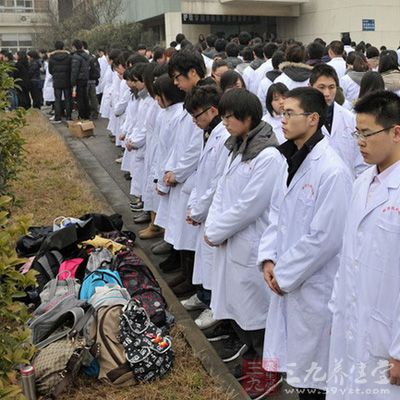  八旬夫妇 因病去世 捐献遗体  - 三九养生堂