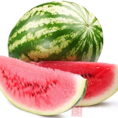 &ldquo;啃秋&rdquo;在有些地方也称为&ldquo;咬秋&rdquo;。天津讲究在立秋这天吃西瓜或香瓜，称&ldquo;咬秋&rdquo;