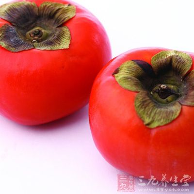 在我国的一些地方，霜降时节要吃红柿子