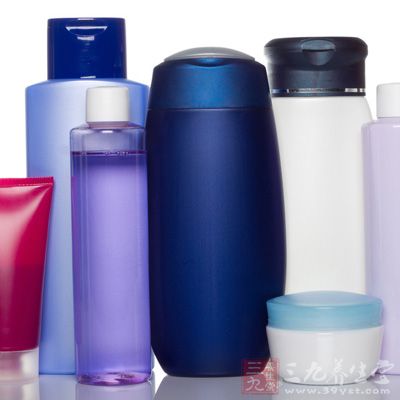 还有一种是斑贴试验，主要用于查找化妆品、化学品等过敏原