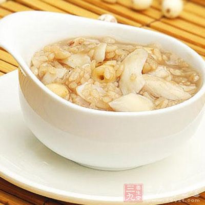 洗净加水共同煮粥,可适量加糖 洗净加水共同煮粥,可适量加糖