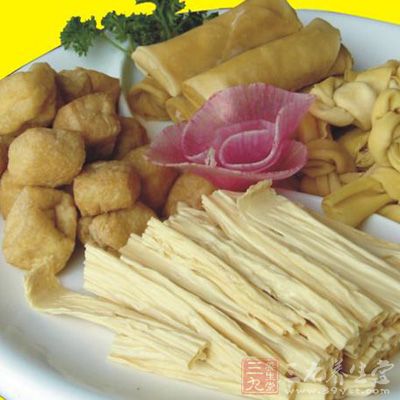 科學(xué)的搭配營養(yǎng)，除蔬菜水果外，粗糧、細(xì)糧、豆制品