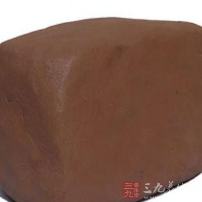 紫砂泥原料,主要分为紫泥、绿泥和红泥三种 紫砂泥原料,主要分为紫泥、绿泥和红泥三种