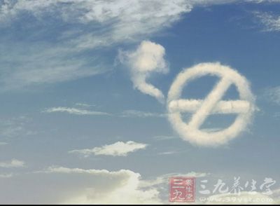 外国媒体报道,中国政府发布了公共场所禁止吸烟的草案,一旦实施,将会