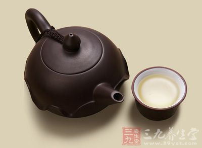 一个有茶品的人不仅仅要会品茶,而且要会养壶