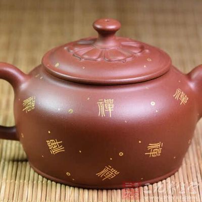 想养好壶,首先要尽量选择质地上乘的紫砂壶 想养好壶,首先要尽量选择质地上乘的紫砂壶