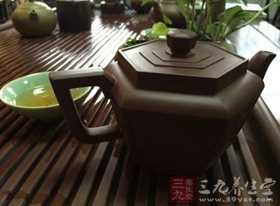 紫砂壶的保养一般通称为养壶 紫砂壶的保养一般通称为养壶