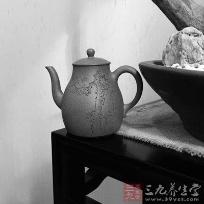 避免紫砂壶放在灰尘多之处