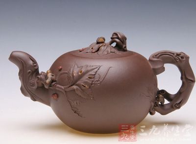 藏品紫砂壶的保养在大体上与寻常紫砂壶一样