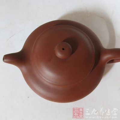 紫砂壶如果出自名人名家之手,一定会大大提升其艺术性和收藏价值 紫砂壶如果出自名人名家之手,一定会大大提升其艺术性和收藏价值