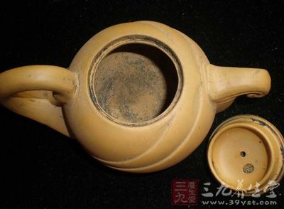 “叩手礼”或称“叩指礼”的来历 “叩手礼”或称“叩指礼”的来历