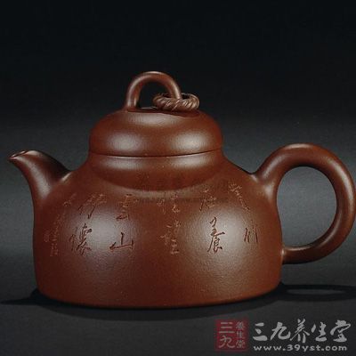 不过我们一般人购买紫砂壶无法知晓紫砂壶的落款真假,只能在确定落款为真的情况下再去选择作者 不过我们一般人购买紫砂壶无法知晓紫砂壶的落款真假,只能在确定落款为真的情况下再去选择作者