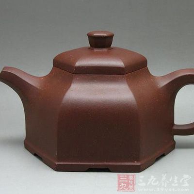 宜兴紫砂壶的工艺精美、价格比较高,而一般收藏爱好者可能不愿意花那么多钱去购买 宜兴紫砂壶的工艺精美、价格比较高,而一般收藏爱好者可能不愿意花那么多钱去购买