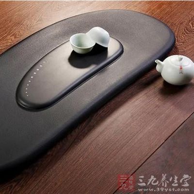 乌金石茶盘是取之于大自然天然石材,因茶水长期浸泡或环境干燥等因素 乌金石茶盘是取之于大自然天然石材,因茶水长期浸泡或环境干燥等因素