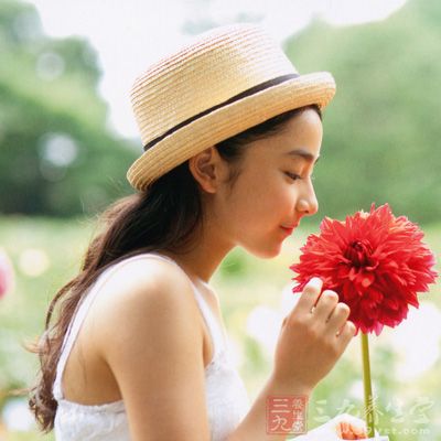 <em>女人为什么喜欢男人抱着睡觉</em>