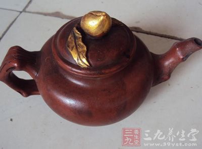 紫砂茶具,由陶器发展而成,是一种新质陶器 紫砂茶具,由陶器发展而成,是一种新质陶器