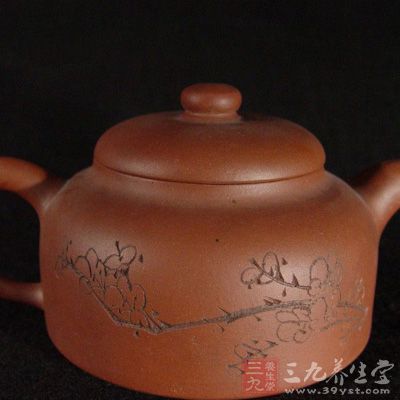 紫砂泥本身不需要加配其它原料就能单独成陶 紫砂泥本身不需要加配其它原料就能单独成陶