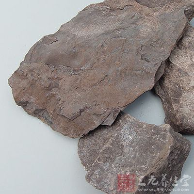 泥性:黏度适中、疏密均具、能製作细腻花货处理,云母、石英含量较高,张力足、变形不大,为较珍贵之泥料 泥性:黏度适中、疏密均具、能製作细腻花货处理,云母、石英含量较高,张力足、变形不大,为较珍贵之泥料