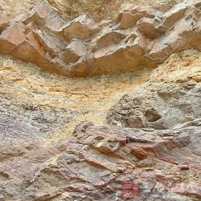 紫砂陶土的成因,属内陆湖泊及滨海湖沼相沉积矿床,通过外力沉积成矿,深埋于山腹之中 紫砂陶土的成因,属内陆湖泊及滨海湖沼相沉积矿床,通过外力沉积成矿,深埋于山腹之中