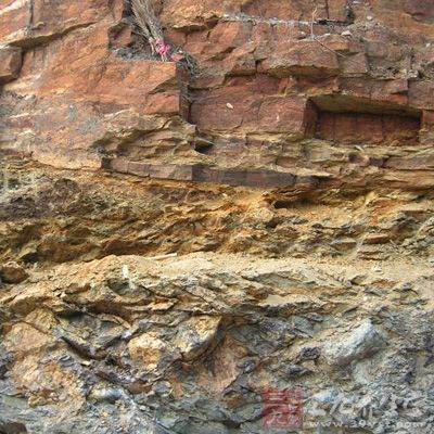 矿产地:江苏宜兴赵庄山系朱泥矿~黄石黄之共生矿. 矿产地:江苏宜兴赵庄山系朱泥矿~黄石黄之共生矿.