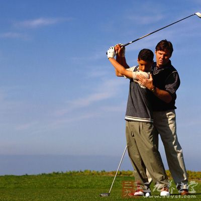 高尔夫比赛规则 打高尔夫的规则有哪些(2)