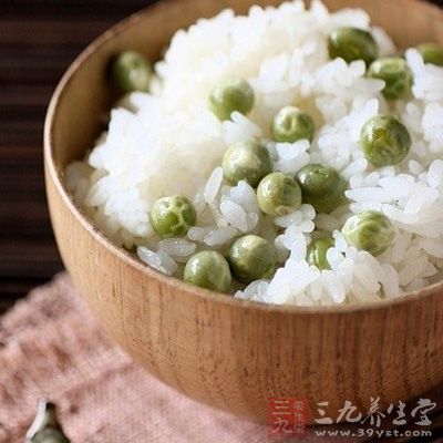 青豆飯便當(dāng)作為減肥第二天的午餐很不錯(cuò)