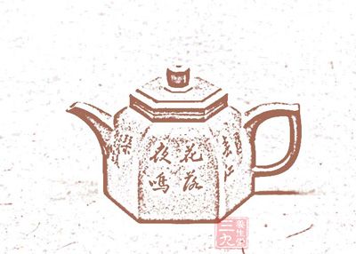 六方是根据几何造型创作而来的紫砂器型