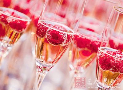 吃冷饭、喝冷酒 吃冷饭、喝冷酒