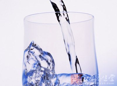 常喝温水可以解决许多问题