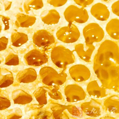 蜂蜜堪称“天然保湿剂”