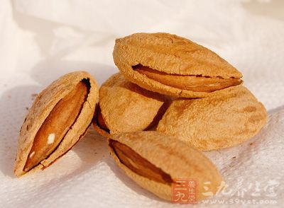 杏仁自古就是美容佳品,维生素E和亚油酸在杏仁中都含量非常丰富 3655621_143536036118_2