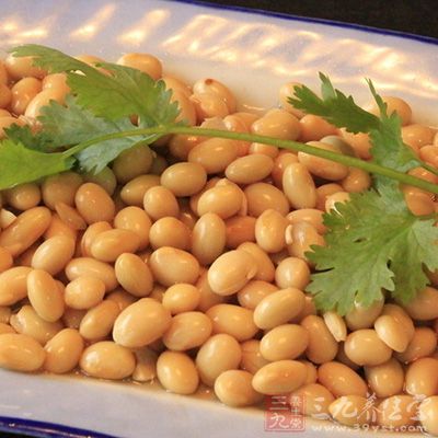 黄豆中的大豆皂苷能清除体内自由基,具有抗氧化的作用 黄豆中的大豆皂苷能清除体内自由基,具有抗氧化的作用