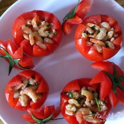 西红柿配鲜虾，美味又营养