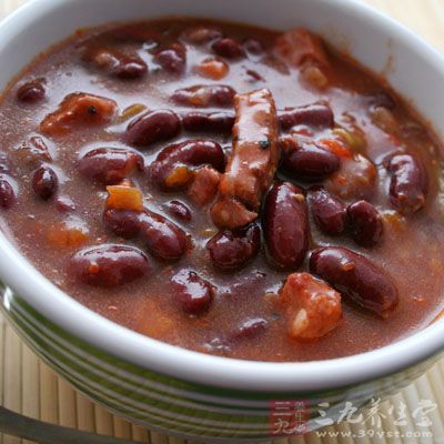 原料：香粳米200克，大红枣10枚，赤小豆、莲子各20克