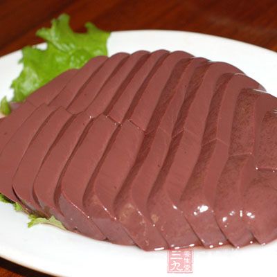 鸭血性平,营养丰富,肝主藏血,以血补血是中医常用的治疗方法 鸭血性平,营养丰富,肝主藏血,以血补血是中医常用的治疗方法